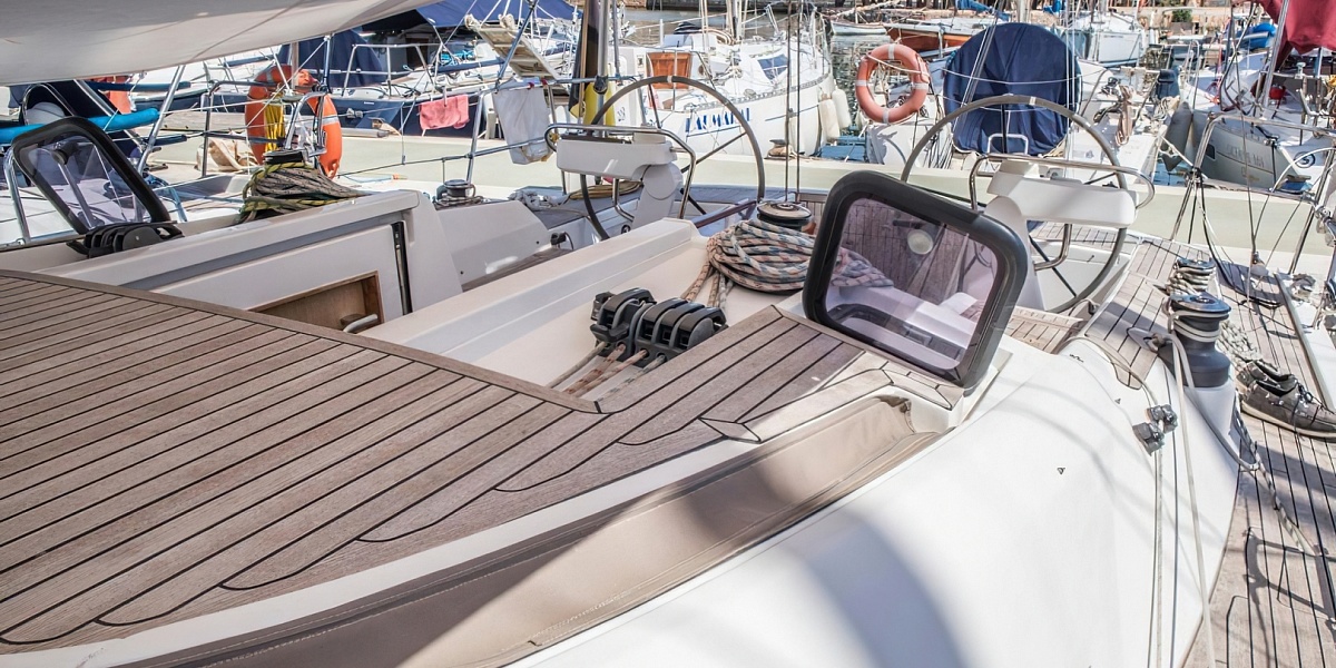 Продается парусная яхта AZUREE 41